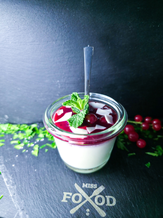 Panna-Cotta mit Fruchtspiegel